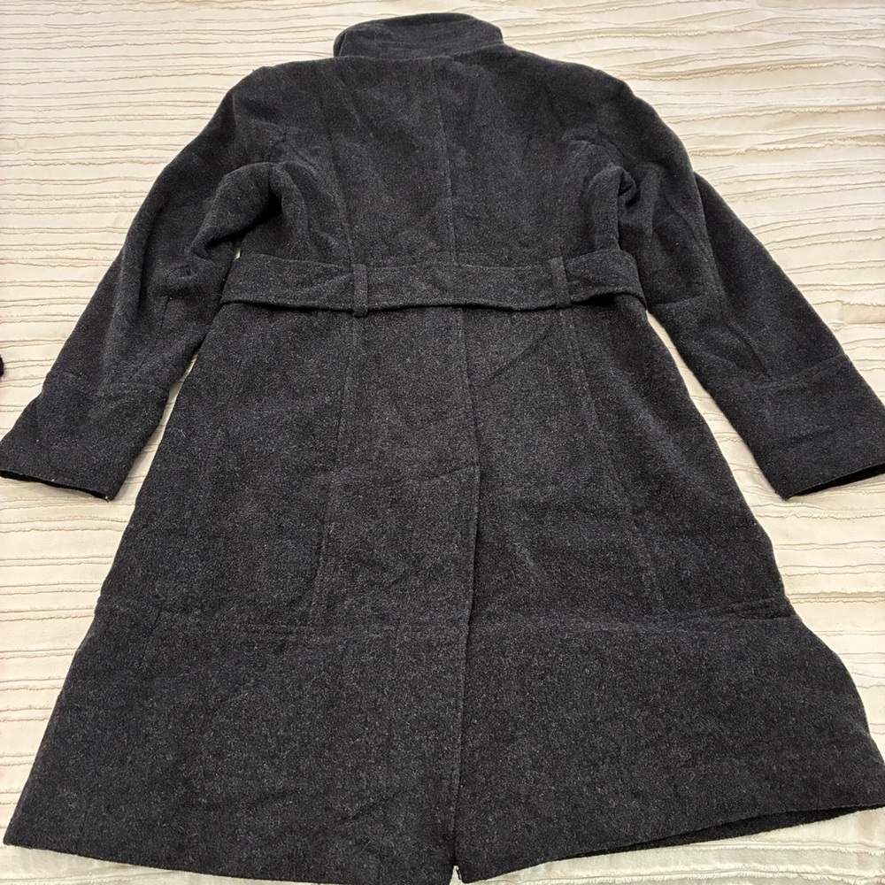 Jones New York Charcoal wool & cashmere Coat. Size small. Gorgeous fabric! - Picture 6 of 16